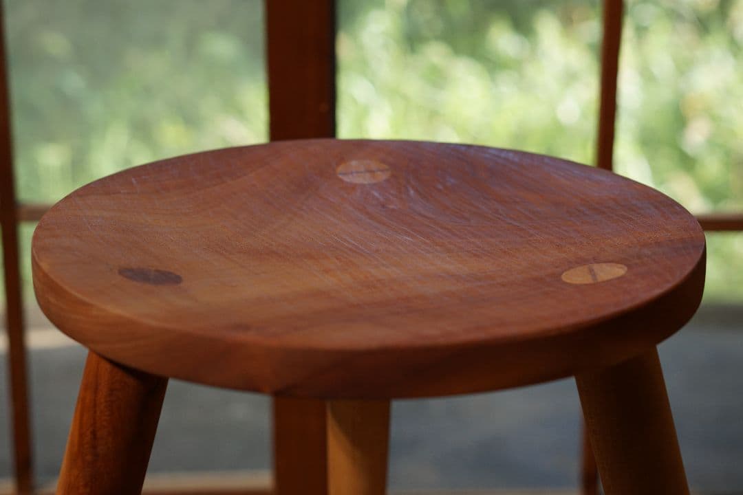 〜お部屋に置くだけで、なぜかほっとする〜 桜のスツール