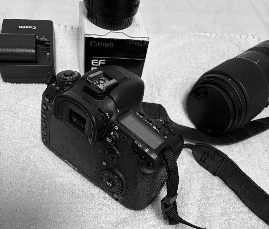 Canon EOS 7D Mark II デジタル一眼レフカメラ Amazon | Canon EOS 7D Mark II デジタル一眼レフカメラ(本体のみ