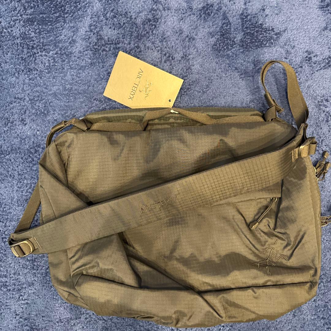 新品 アークテリクス Ion Gear Organizerショルダー バッグ Arc'teryx Ion Gear Organizer - Black | Boarders