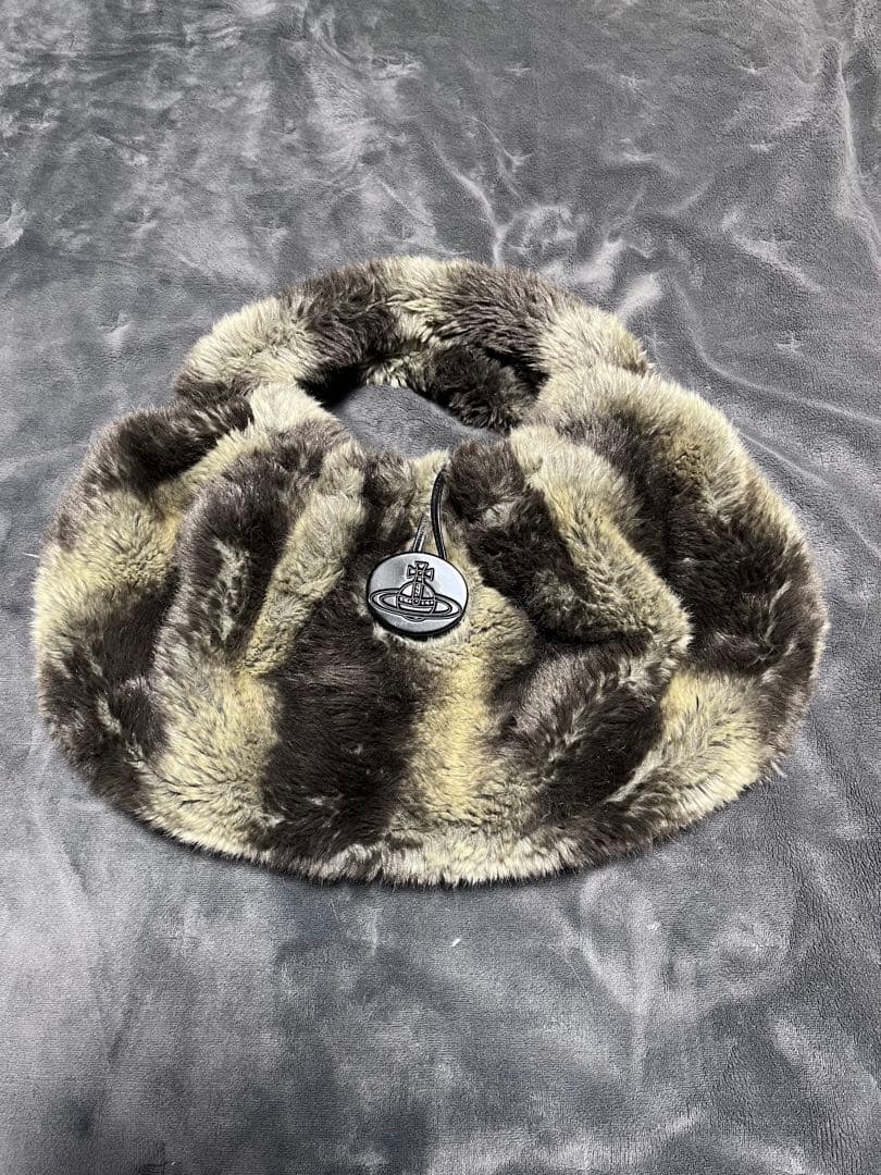 Vivienne Westwood バッグ　もふもふ　毛皮バッグ Vivienne Westwood(ヴィヴィアンウエストウッド) orb charm eco fur