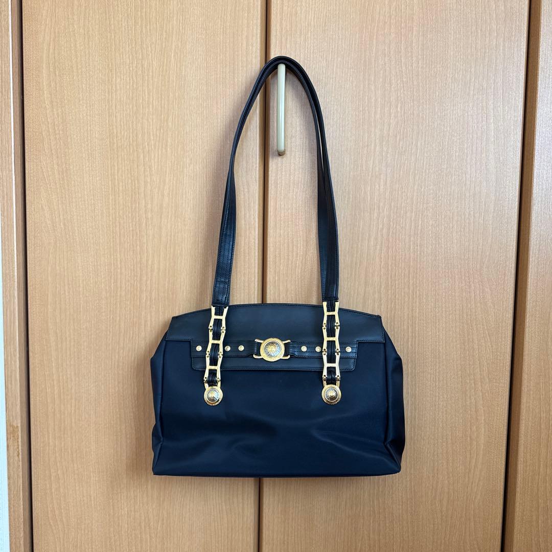 ベルサーチ　レア　バッグと巾着袋　人気　値下げしました 楽天市場】VERSACE ヴェルサーチ ヴィンテージ レオパード 巾着 豹柄