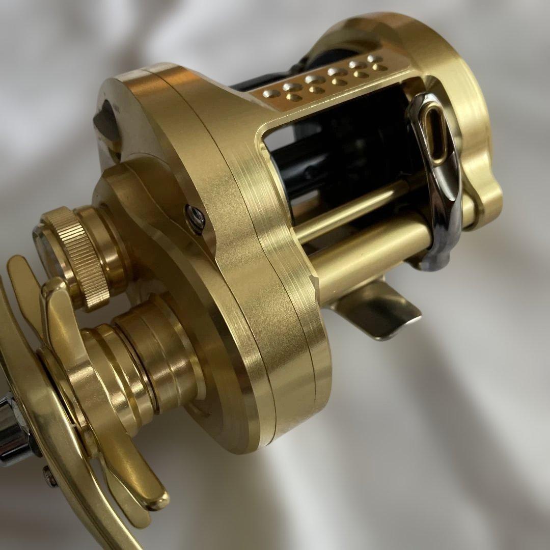 シマノ 23 カルカッタコンクエスト MD400 XGLH おまけ付き - メルカリ