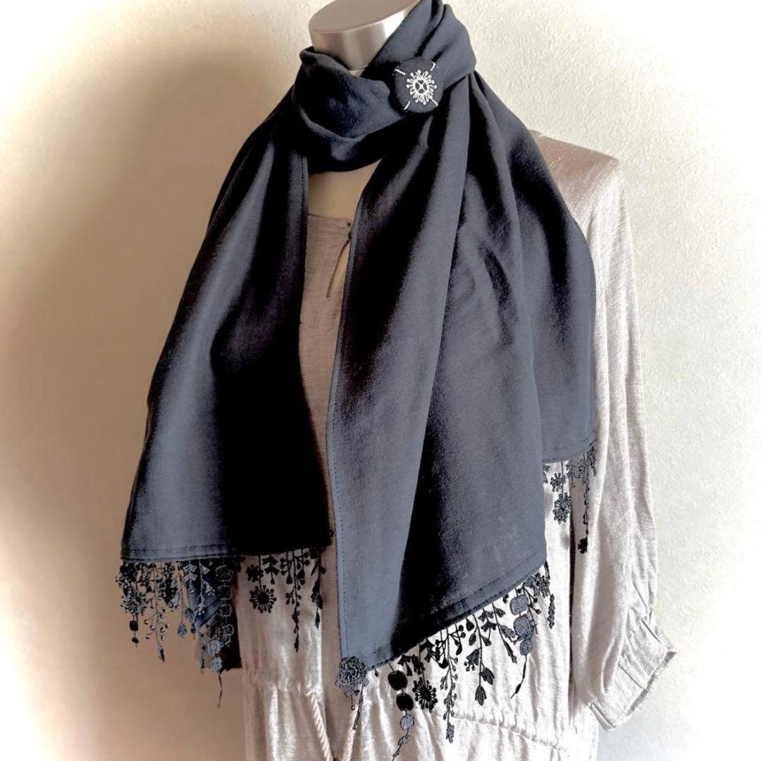 ミナペルホネンハンドメイドanemoneブローチと柔らかガーゼストール