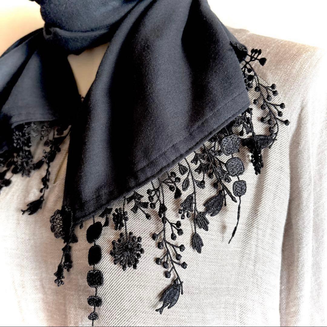 ミナペルホネンハンドメイドanemoneブローチと柔らかガーゼストール