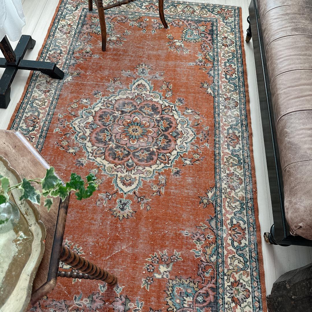 トルコ ヴィンテージラグ A12 レア オレンジ ブラウン ピンク ブルー