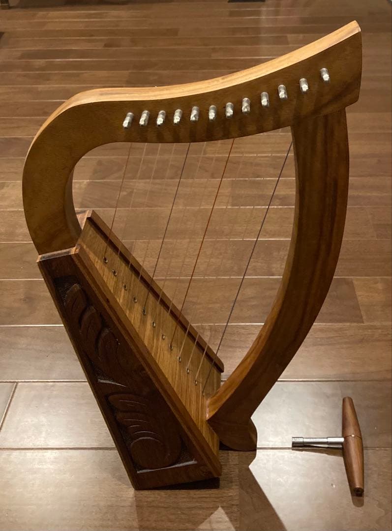 ベイビーハープ　12弦　彫刻入り グレースハープ・インターナショナル / ベイビーハープ