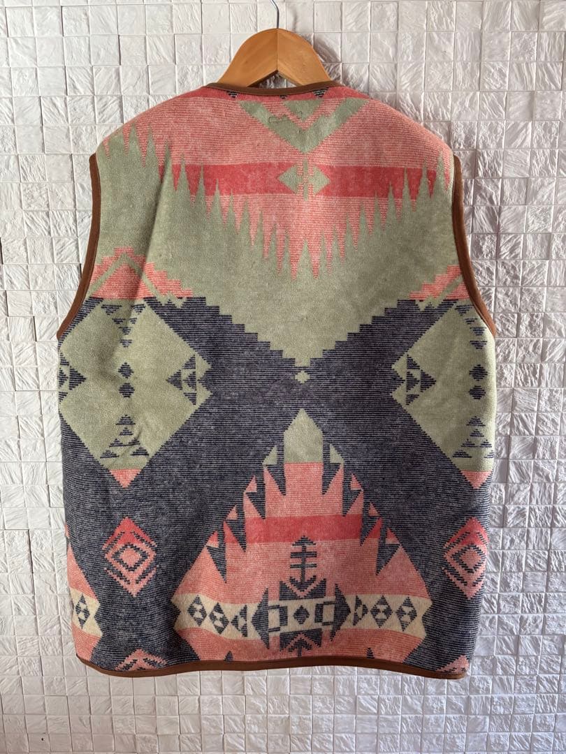 キャピタル KAPITAL ボアライニング ベスト ネイティブ柄 - メルカリ