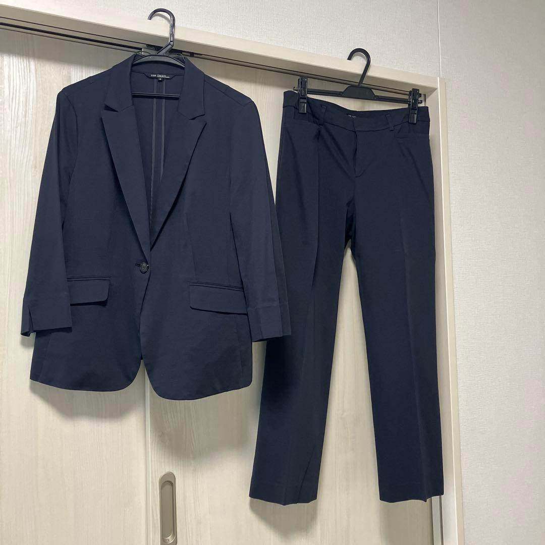 美品　23区　46 大きいサイズ　ネイビーパンツスーツ 自由区 上品ネイビーパンツスーツセット (M〜L) をレンタル - 結婚式