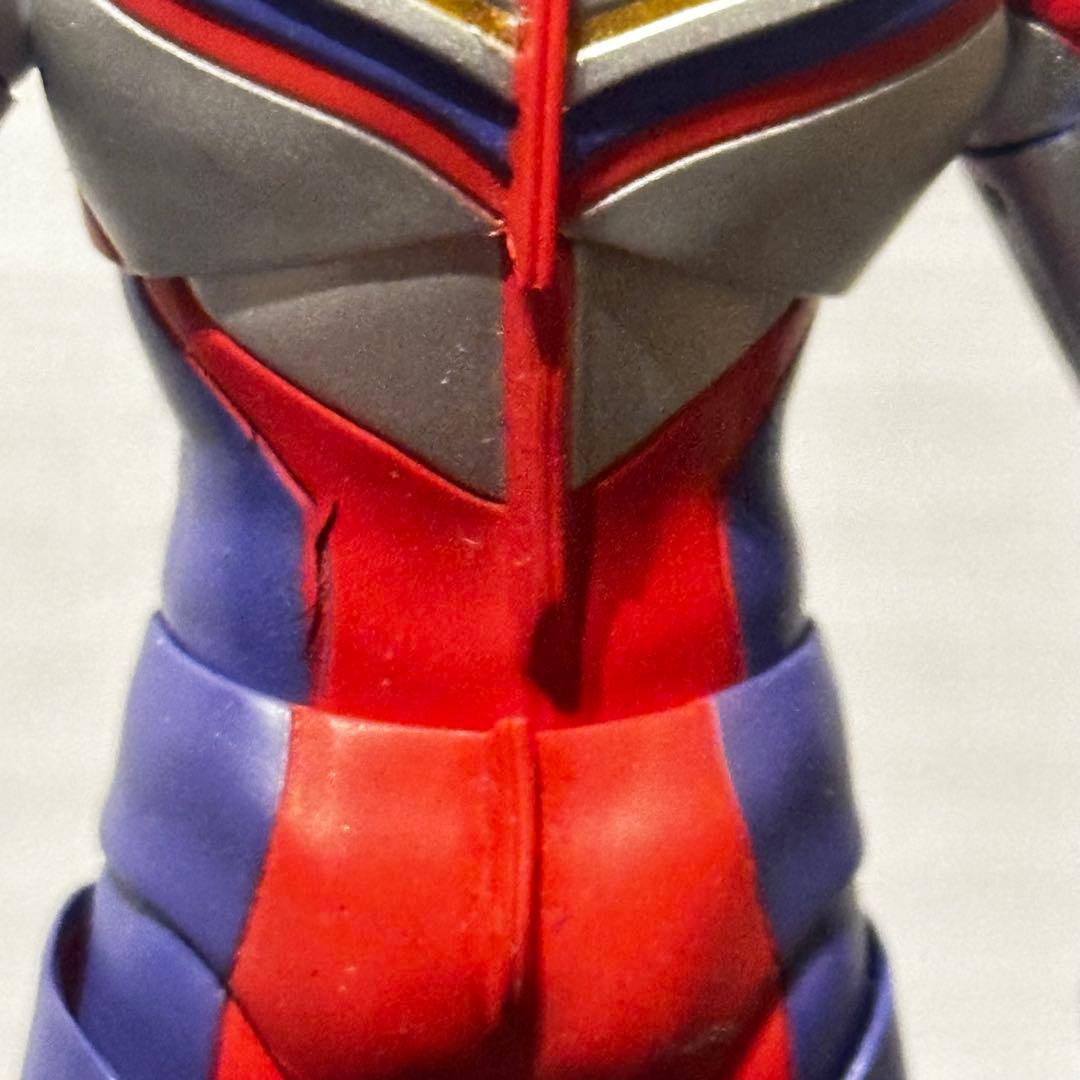 腹部ひび割れあり】SHF 真骨彫製法 ウルトラマンティガ マルチタイプ