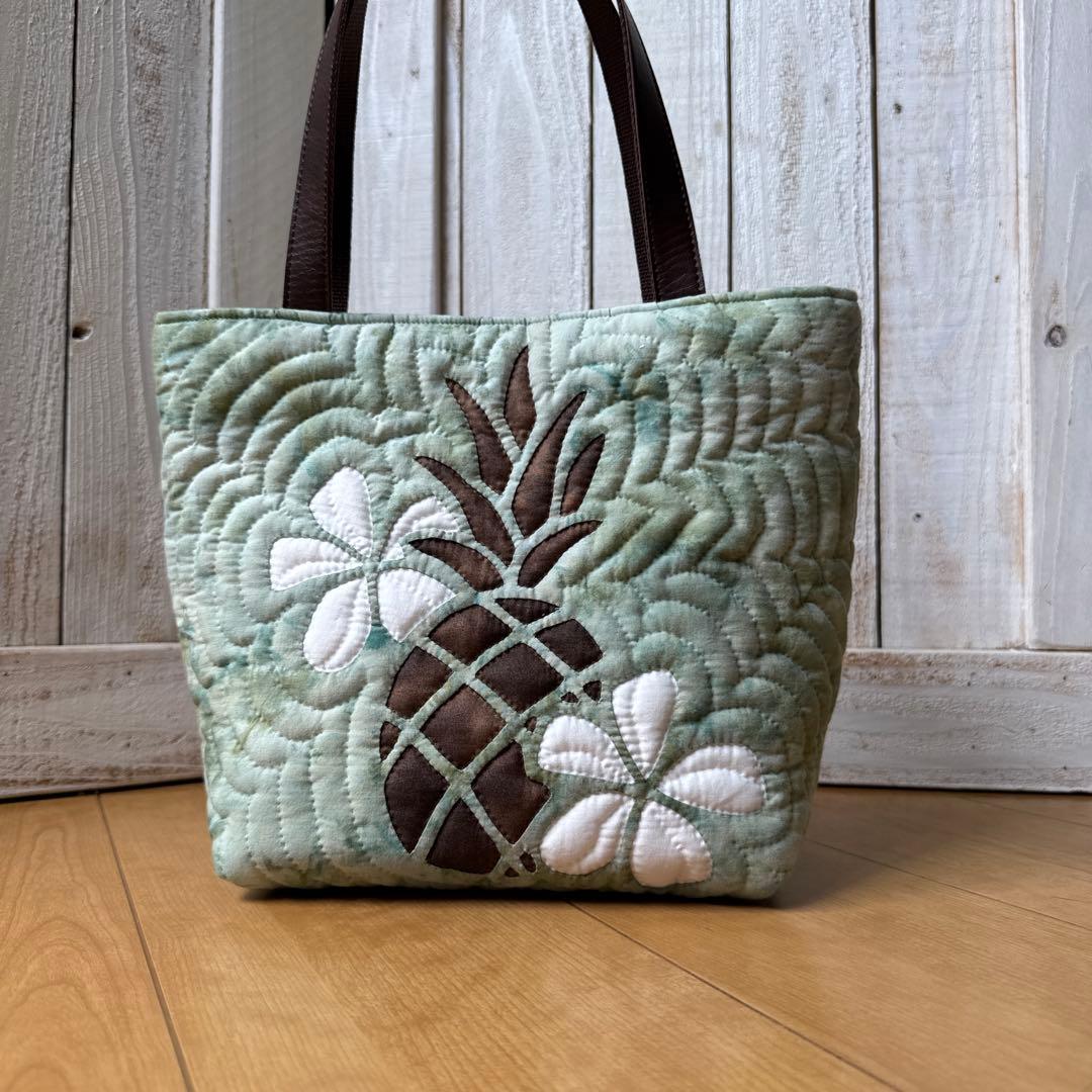 ハワイアンキルト♪ハンドメイドバッグ♪波とプルメリア♪ハワイアン