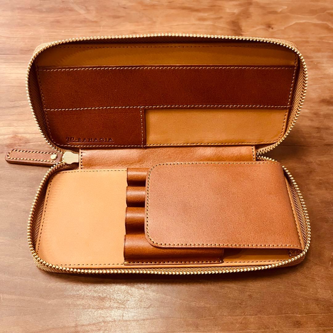 バハギア ペンケース ラウンドジップ型 プエブロ コニャック - メルカリ