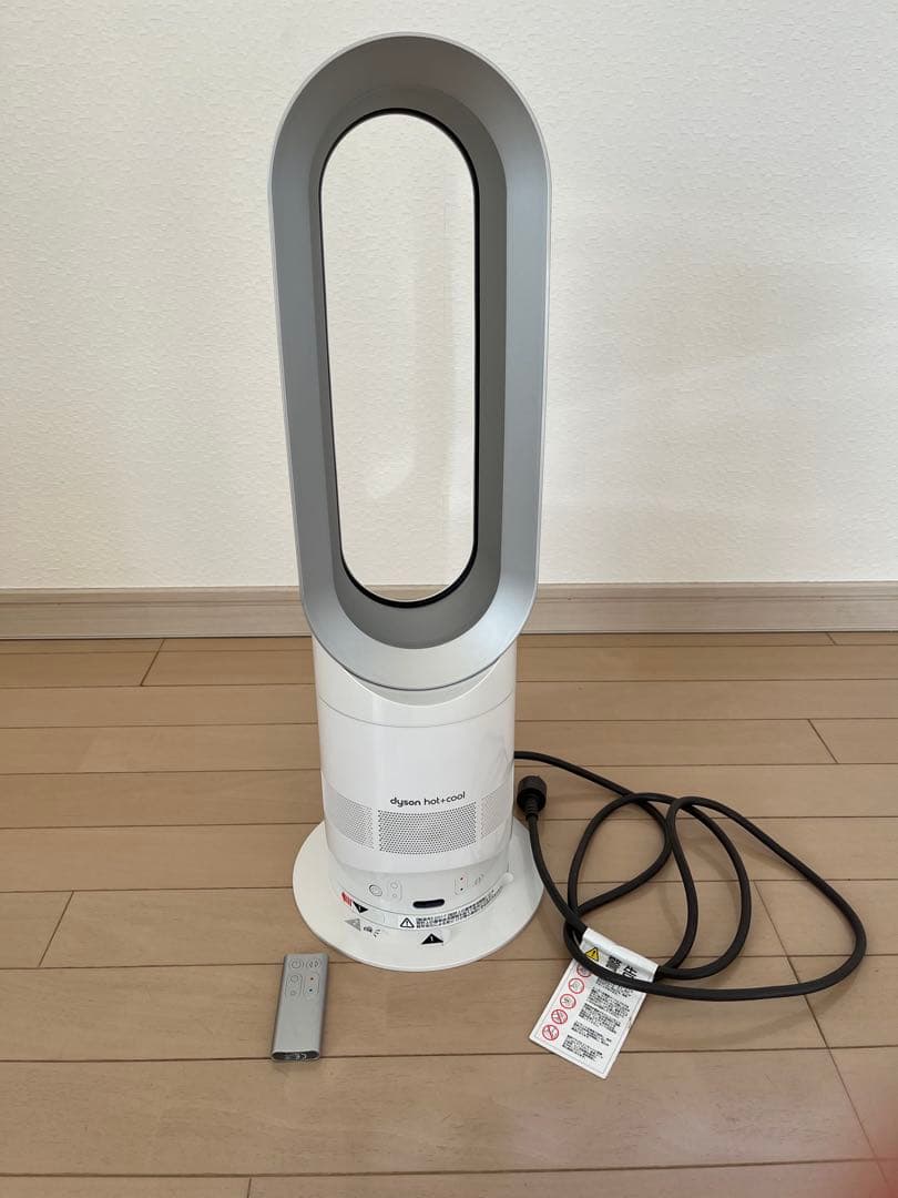 Dyson Hot+Cool AM05 2017年製　リモコン有り Amazon | Dyson AM05 Hot + Cool Fan Heater, White/Silver by Dyson