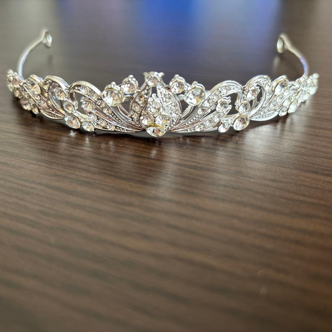 シルバークリスタルティアラ - メルカリ