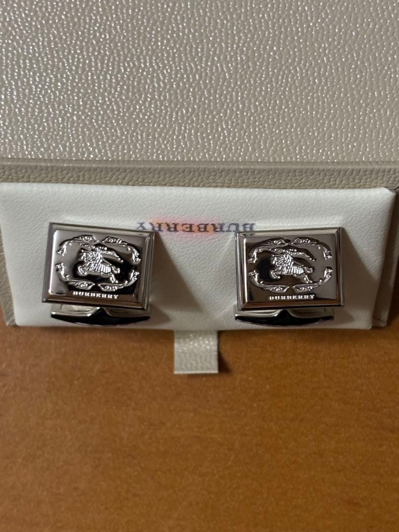 バーバリー　カフリンクス 楽天市場】□新品同様□ Burberrys バーバリーズ カフスボタン