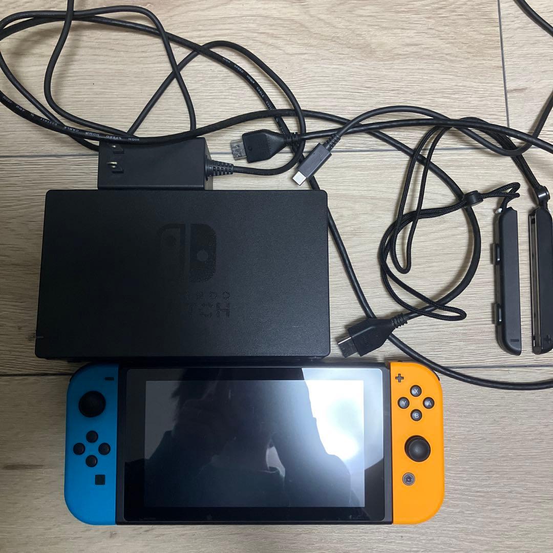 Nintendo Switch 本体 青/オレンジ 2022年製 Nintendo Switch 本体【Joy-Con(L) ネオンブルー/(R) ネオンレッド