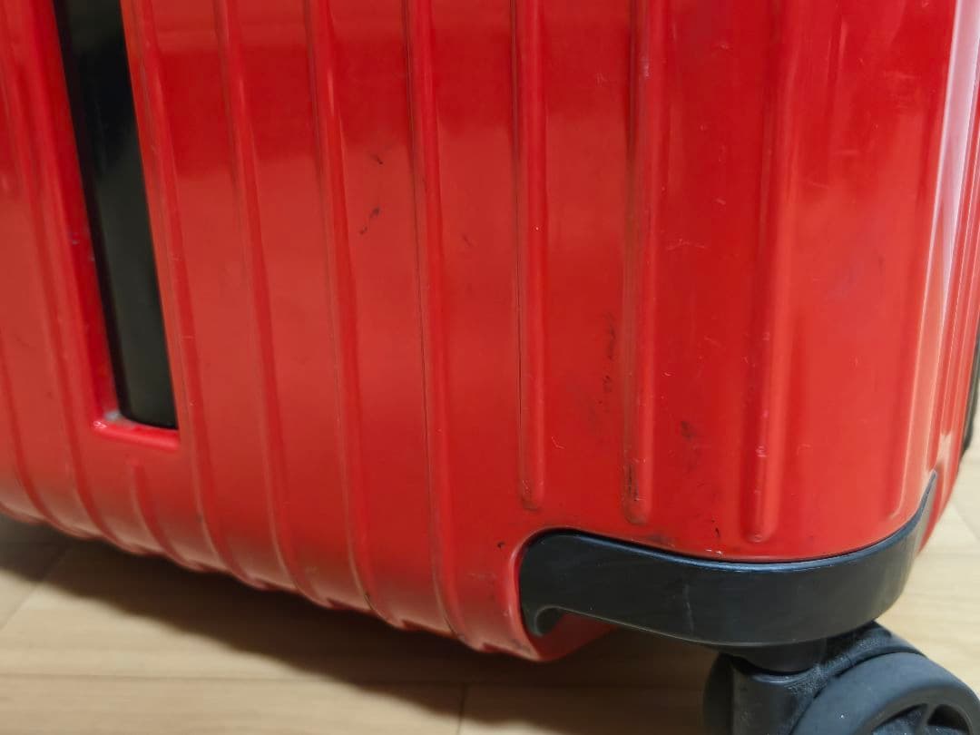 中古】リモワ RIMOWA エッセンシャル ライト キャビン 37L レッド