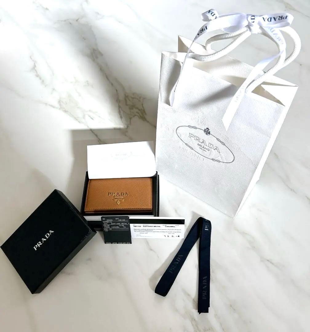 【新品未使用品】PRADA サフィアーノ　名刺入れ　カードケース ☆【PRADA】☆プラダ サフィアーノ 名刺入れ カードケース☆ (PRADA