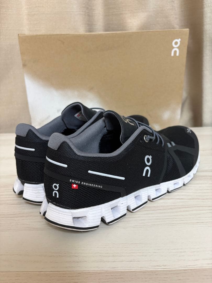 靴 On Cloud Black | White 26.5cm