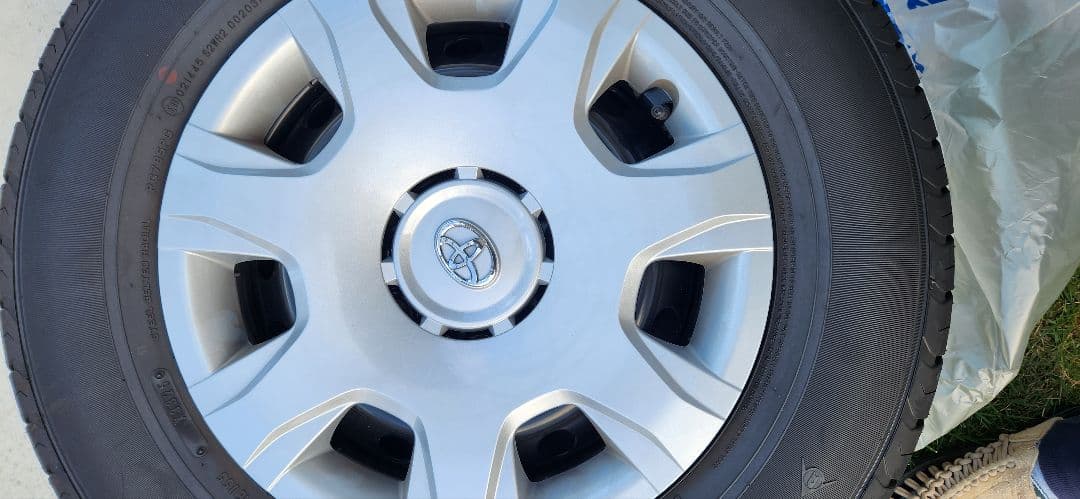 最終値下げ！トヨタ 純正 ハイエースタイヤ・ホイールセット 15インチ