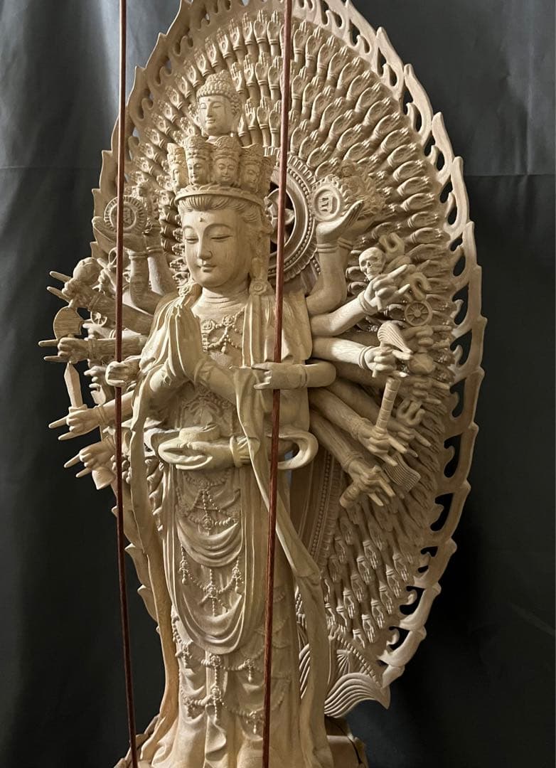 大迫力 高80cm 井波彫刻 仏教工芸品 木彫仏像 千手観音菩薩立像 - メルカリ