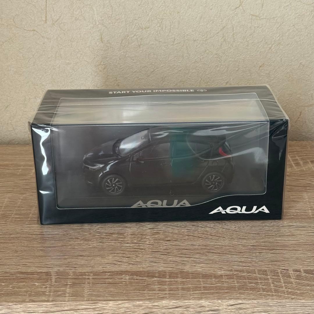 【非売品】トヨタ 新型アクア ブラックマイカ 1/30ミニカー Amazon | 1/30 トヨタ アクア AQUA 前期 カラーサンプル 非売品