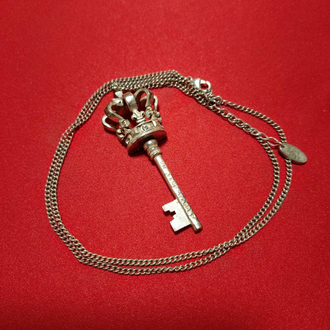 ジェーンマープル☆王冠の鍵ネックレス - メルカリ
