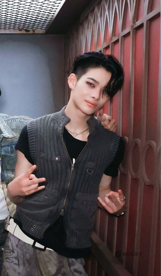 [ENHYPEN ニキ着用]24ss JADED LONDON ニットベスト S ENHYPEN ニキ着用]24ss JADED LONDON ニットベスト S