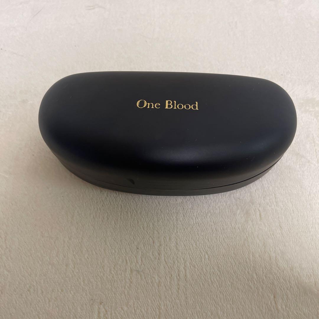 もろちゃん　One Blood ブラック サングラス ケース付き One Blood ブラック サングラス ケース付き