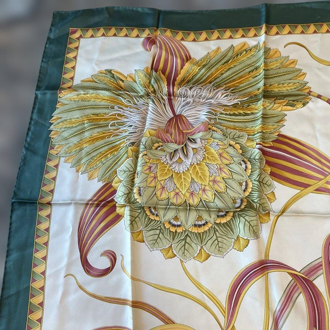 Salvatore Ferragamo 花柄シルクスカーフ - メルカリ