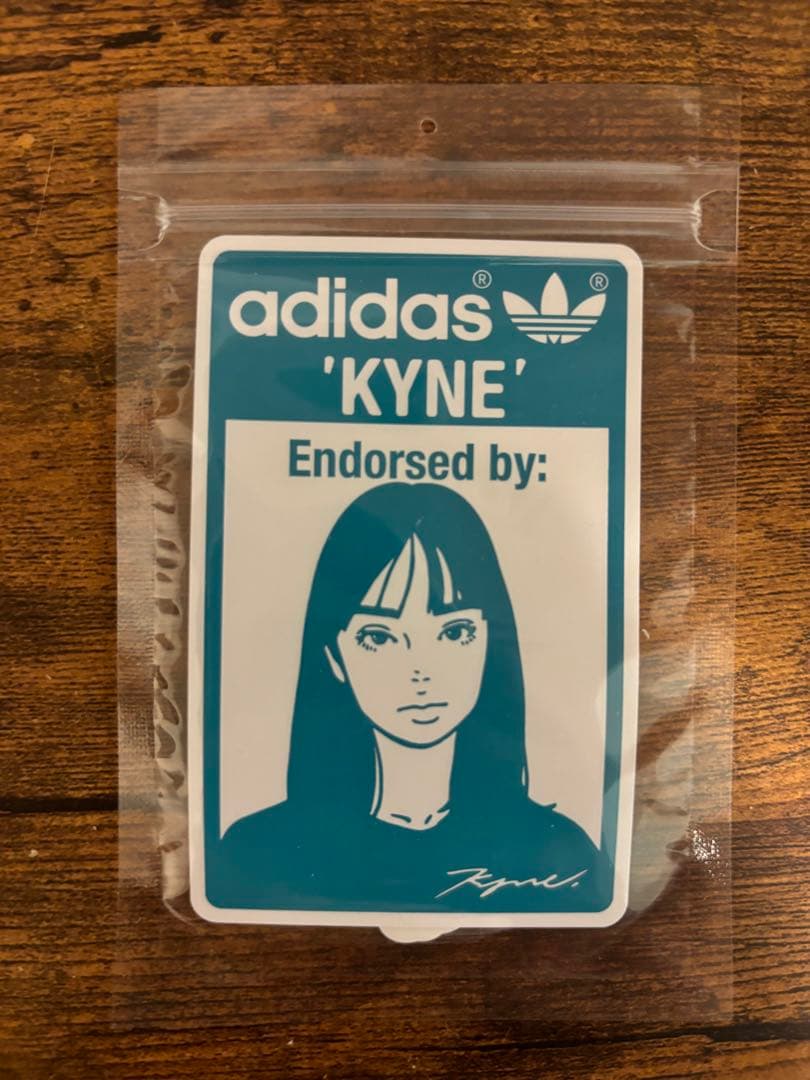 KYNE ステッカー adidas スタンスミス KYNE(キネ)「スタンスミスA」ART GALLERY M