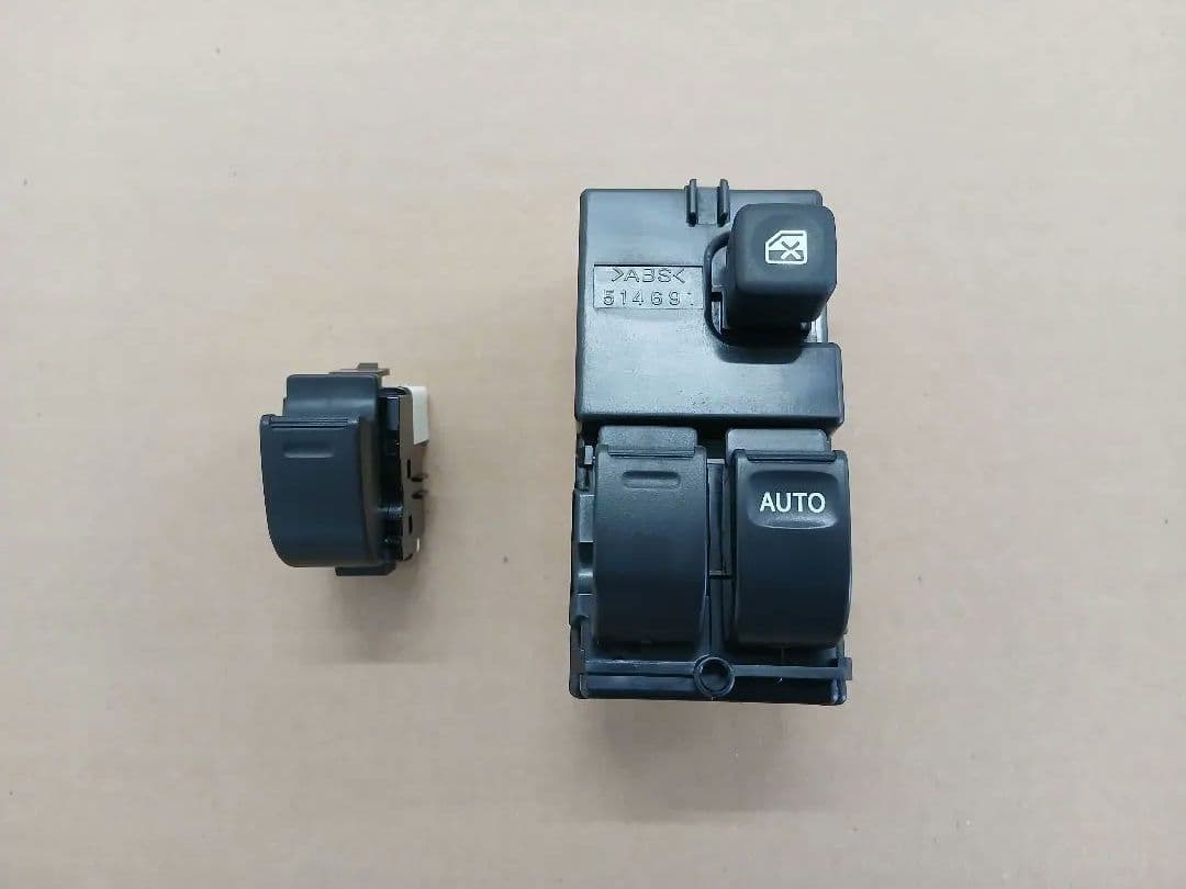 新品】日野純正パワーウインドゥスイッチ 運転席、助手席セット - メルカリ