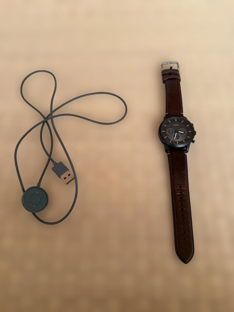 FOSSIL DW8F1 スマートウォッチ ブラック ベルトはダークブラウン