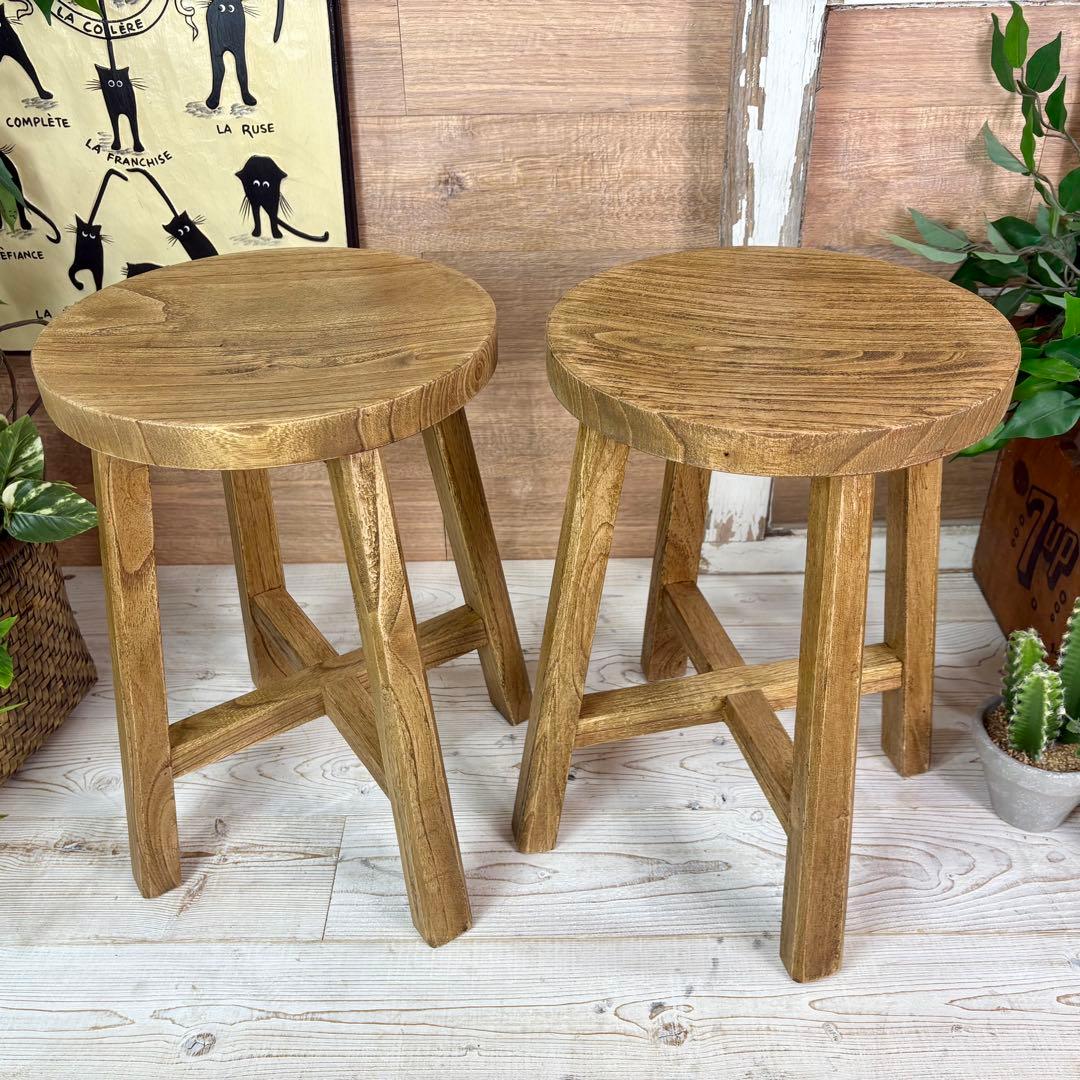 アジアンエスニックミンディ材木製天然木無垢材丸スツール二脚セット椅子花台イス アジアンエスニック原木無垢材木製三本足丸スツール、木製椅子花台