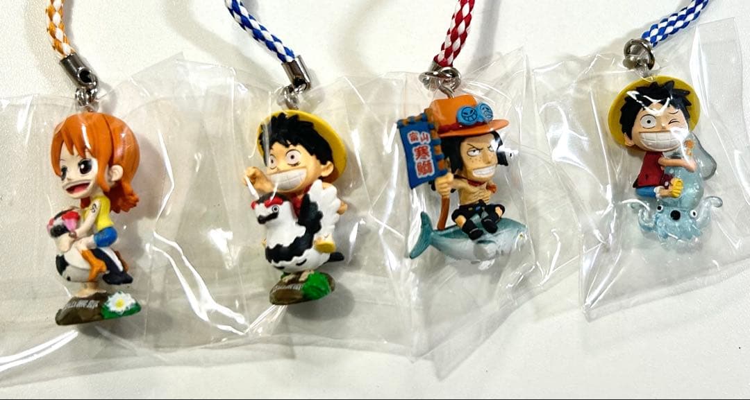 d*7様 根付けストラップ ワンピース - メルカリ