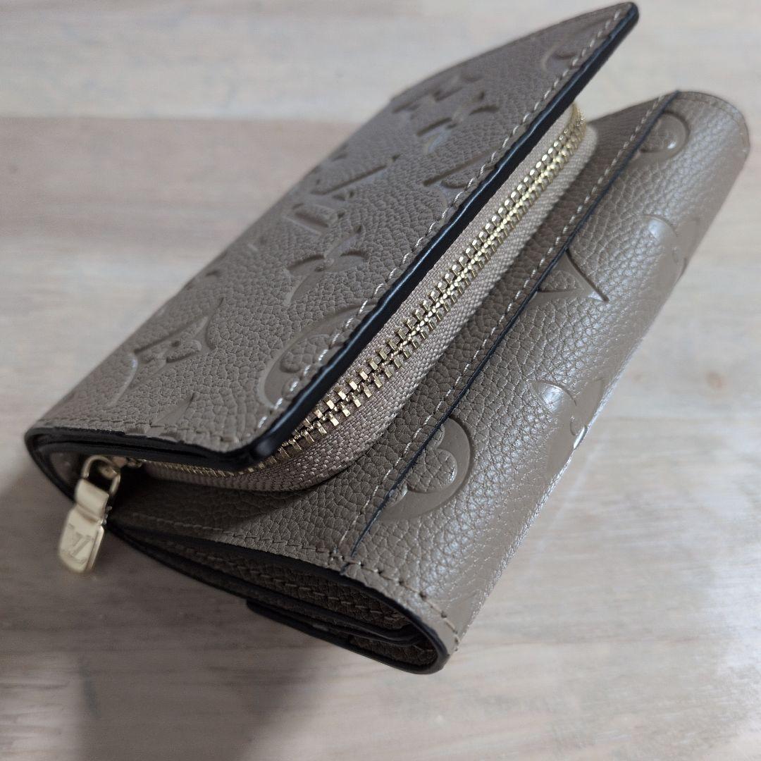 Louis Vuitton 二つ折り財布 グレー - メルカリ