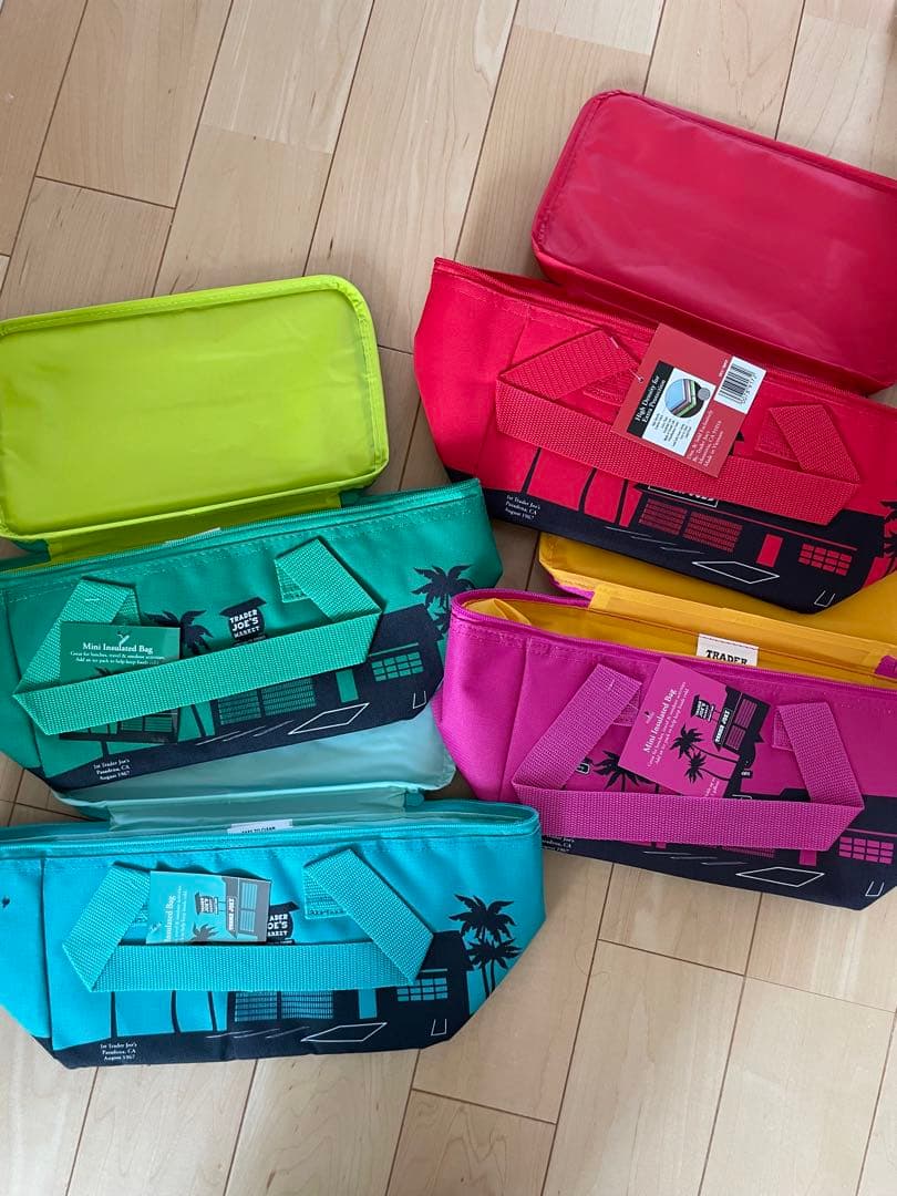 UeN　新品タグ付き　トレジョミニ保冷バッグ 争奪戦！トレーダージョーズミニ保冷バッグ購入レポート - ほぼ毎日