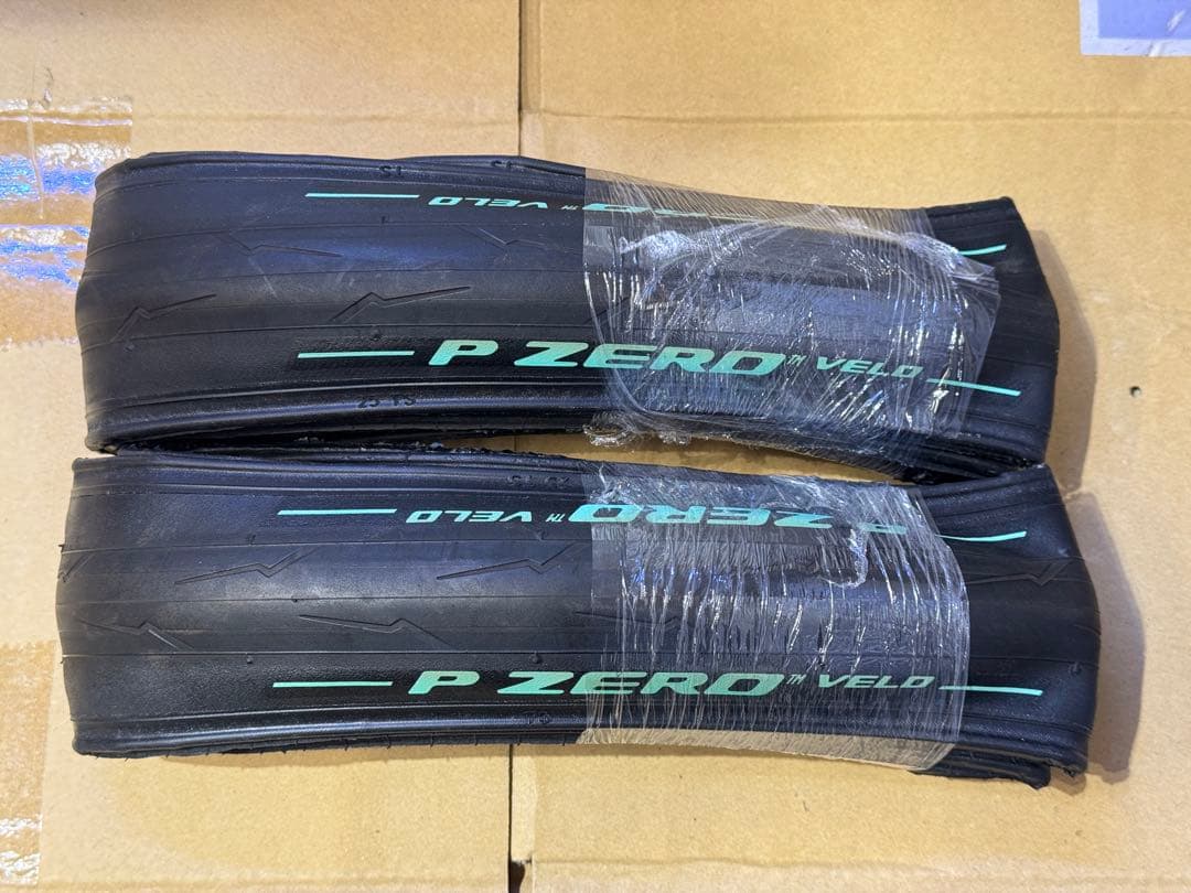 ピレリ　P ZERO チェレステカラー PIRELLI ( ピレリ ) クリンチャータイヤ P ZERO RACE LIMITED COLOR