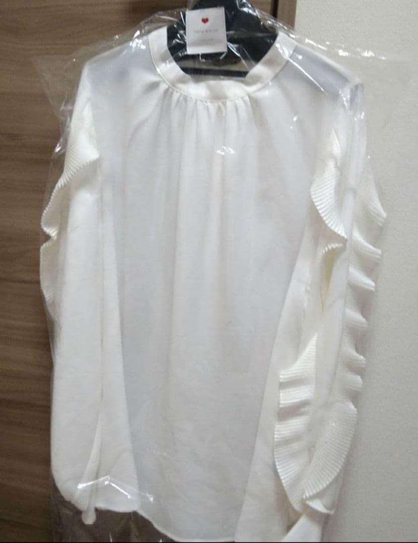 新品】anana 袖プリーツデザインジョーゼット 2WAYブラウス - メルカリ