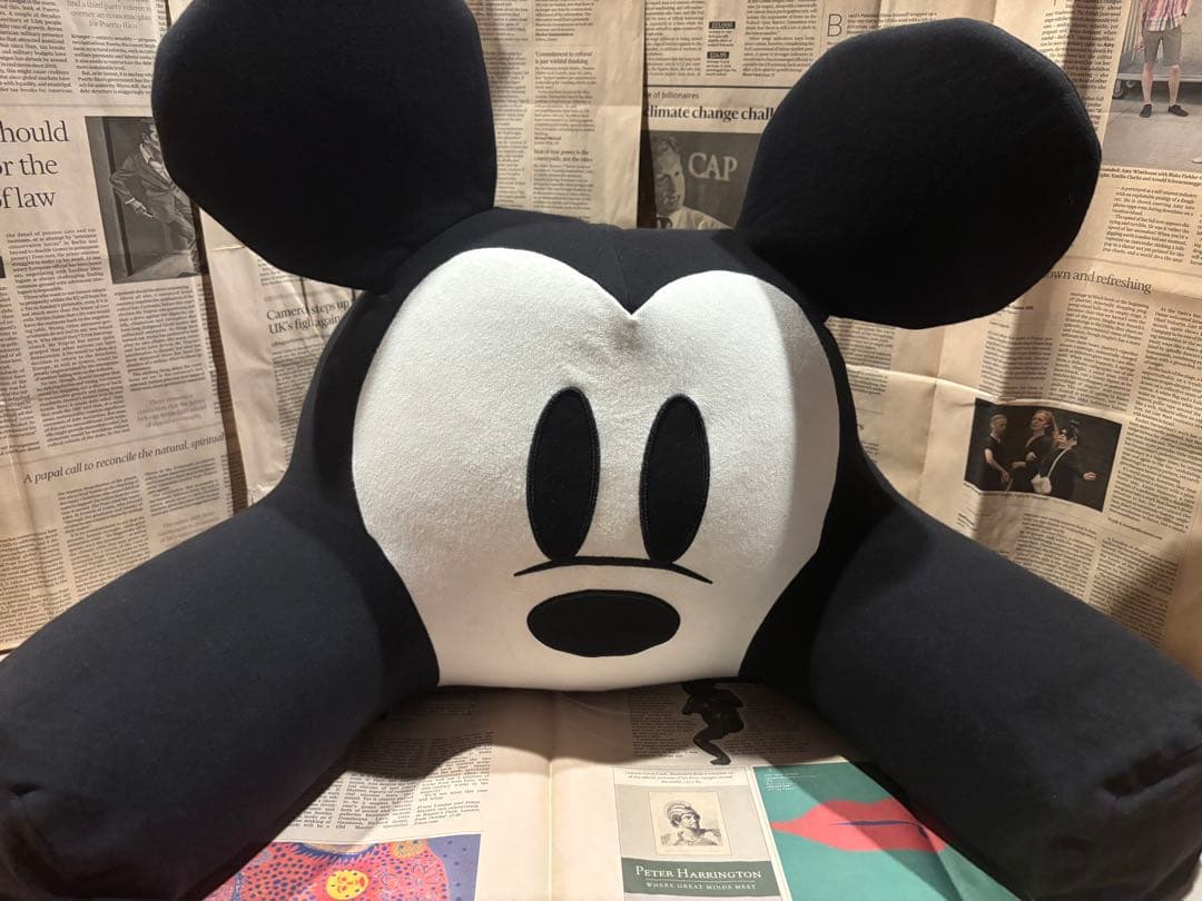 完売品希少☆Yogiboヨギボーディズニー サポート　ミッキービーズクッション 完売品】希少‼︎ Yogiboヨギボー ディズニー ビーズクッション