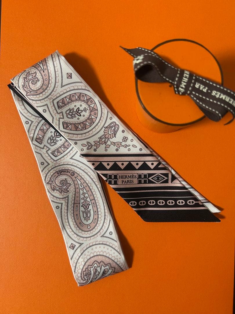 新品未使用】エルメス ツイリー シュヴァルドゥクールバンダナ