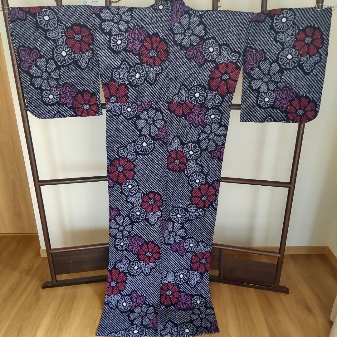 紺地総絞りゆかた プレミアムゆかた】藤娘きぬたや謹製 総絞りゆかた 紺地×大桜（仕立済