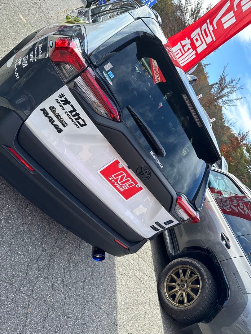 rav4 純正リアガーニッシュ ラプターライナー塗装 新車外し 送料込み