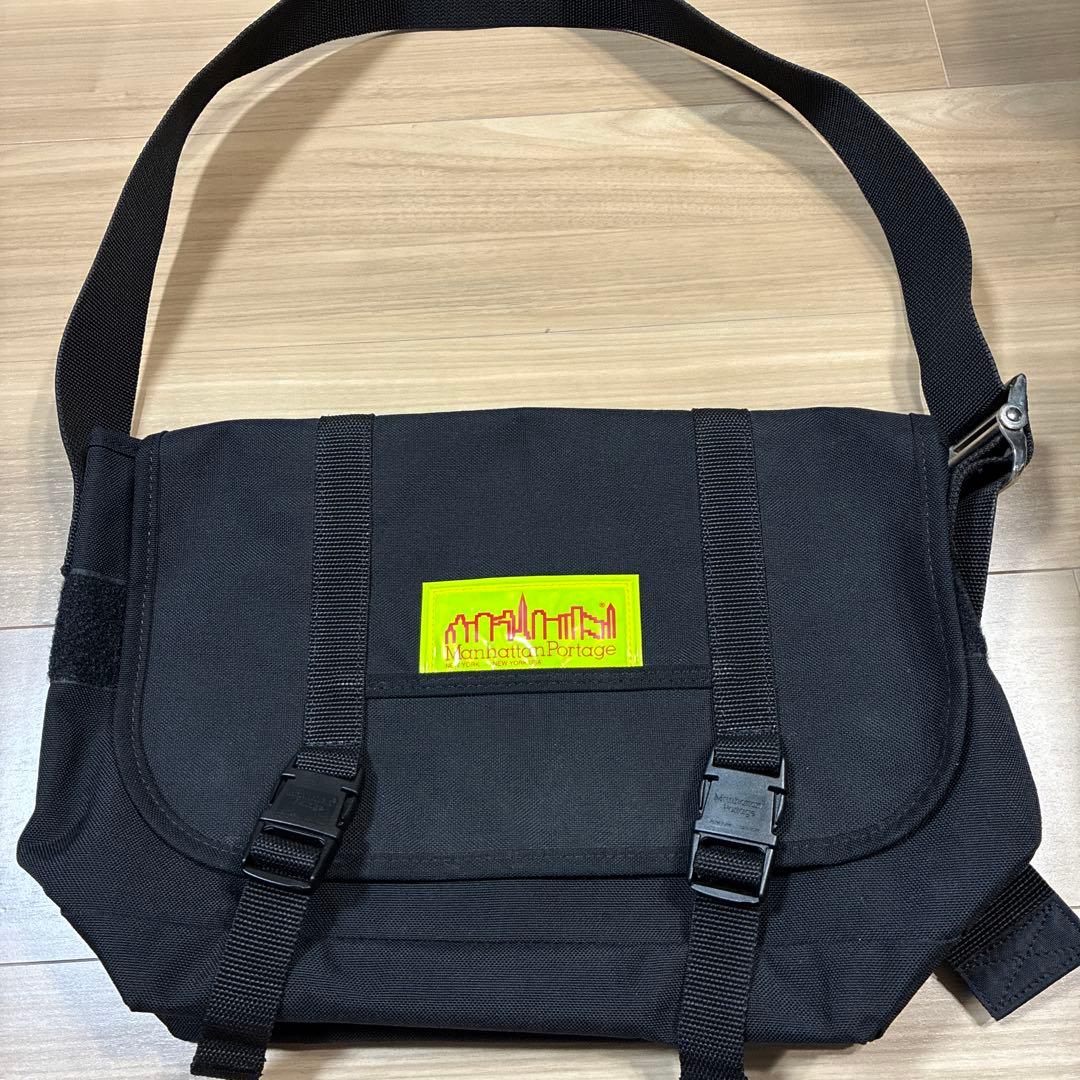 Manhattan Portage×BEAMS メッセンジャーバッグ 黒 - メルカリ