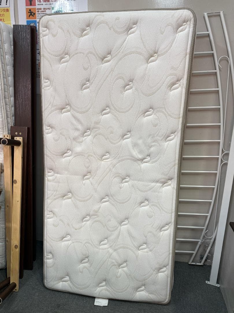 【美品】シモンズ　シングルマットレス（ゴールデンバリューピロートップ） 神宮前ゴールデンバリューピロートップ シモンズビューティレスト神宮前