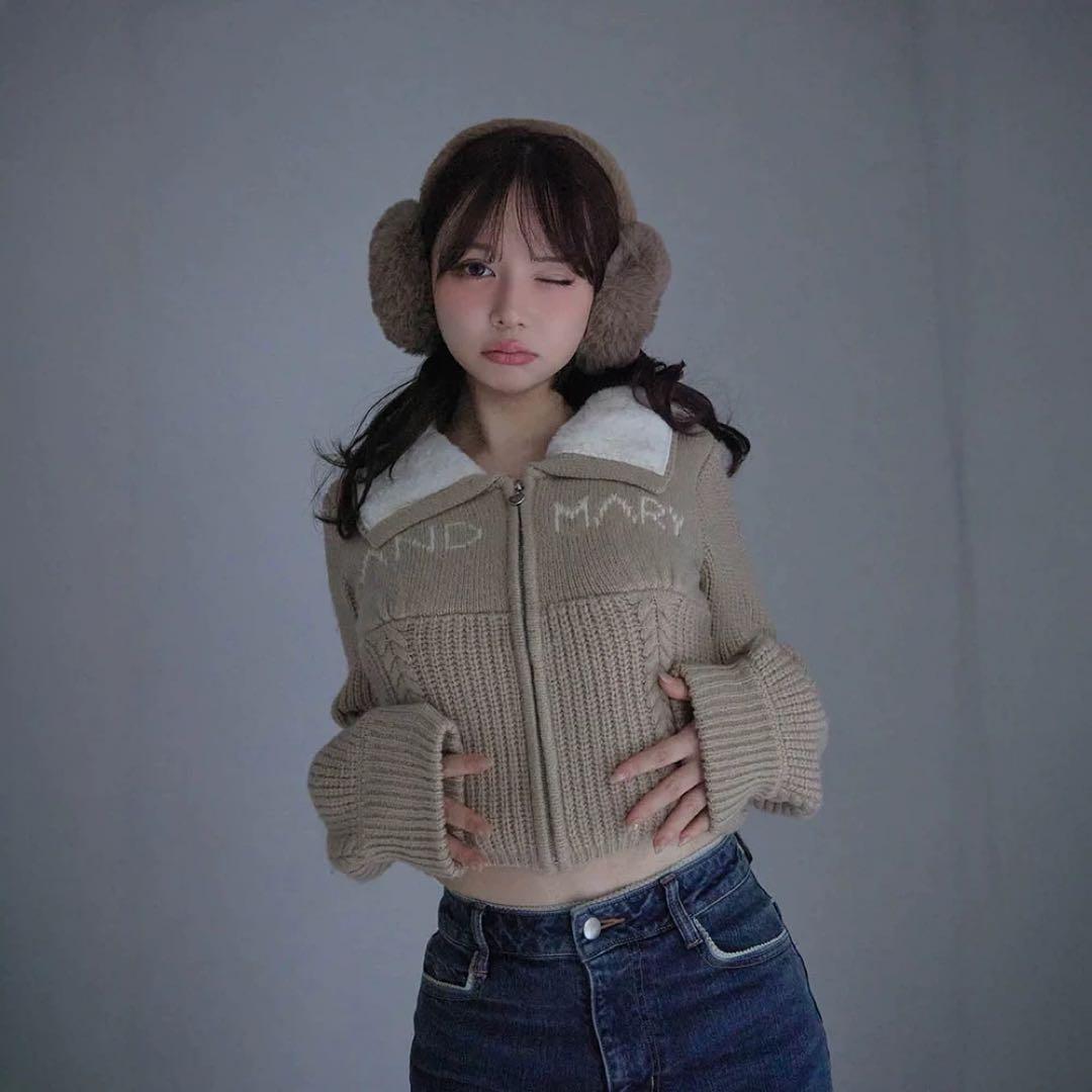 andmary Mary logo zip tops beige - メルカリ