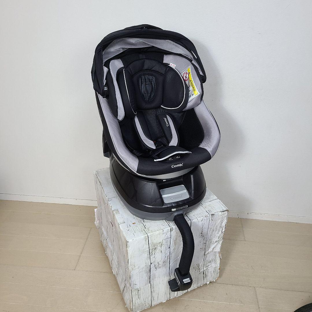 く*ん様 チャイルドシート　新生児から4才　ジュニアシート　コンビ クルムーヴ チャイルドシート ISOFIX 回転式 新生児 から 4歳 コンビ