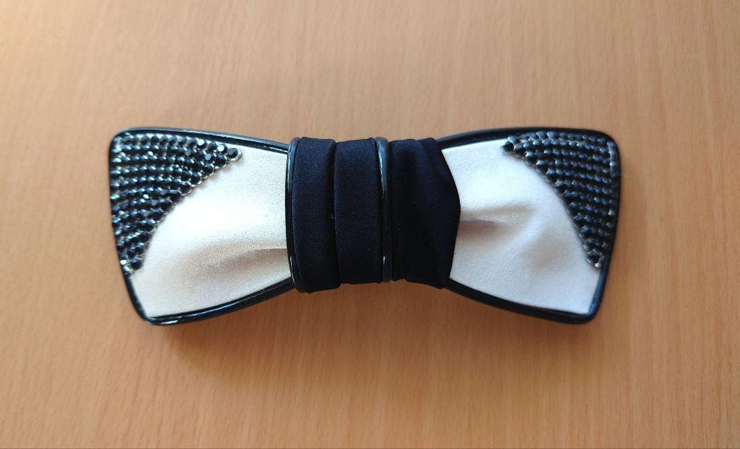 アッカ acca バレッタ リボン ホワイト ビジュー - メルカリ