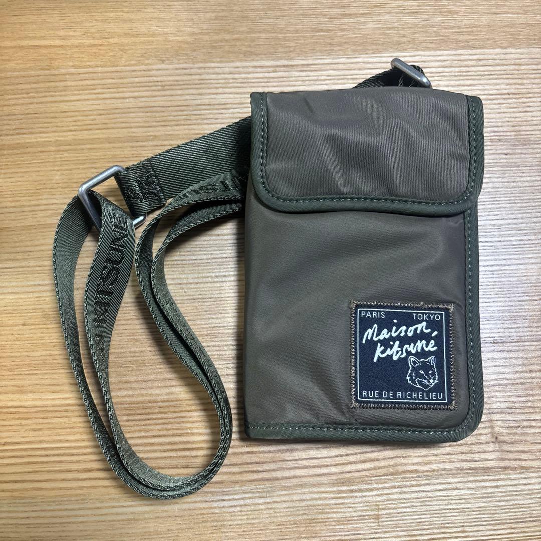maison kitsuné オリーブ サコッシュ 楽天市場】メゾンキツネ MAISON KITSUNE サコッシュ ショルダーバッグ