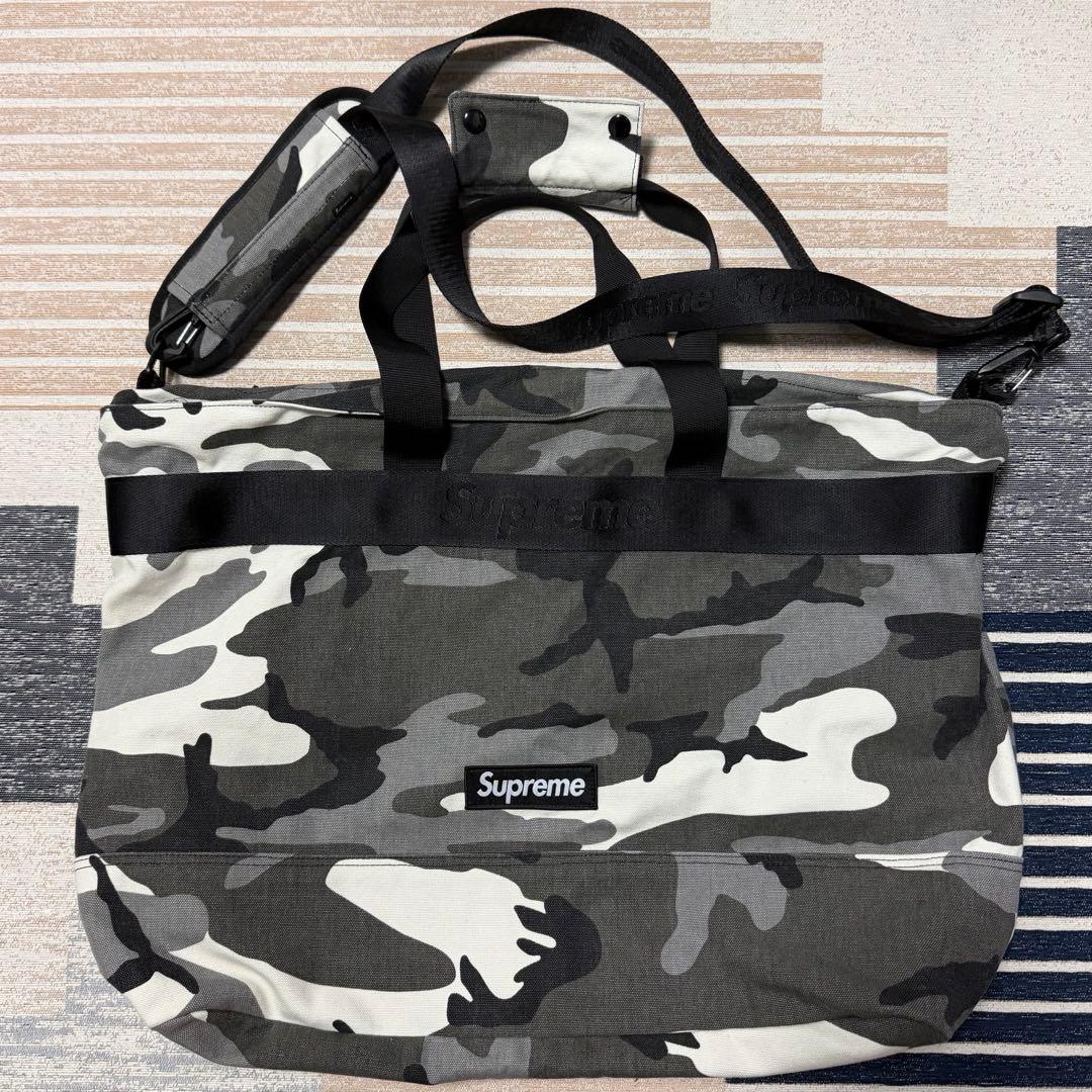 メルカリ最安値】Supreme Tote Bag Snow Camo - メルカリ