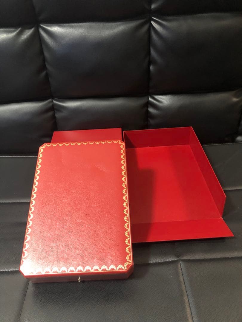 カルティエ マイヨンパンテール等に 大型ネックレスケース